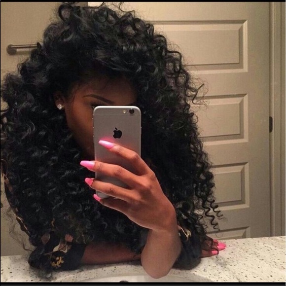 Short Curly Lace Front Wig - Picture 5 of 6